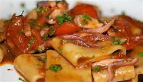 Paccheri Con Sugo Di Calamari La Ricetta Perfetta Per Un Primo Gustoso