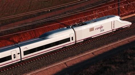 Los trenes turísticos de Renfe con los que podrás recorrer toda España