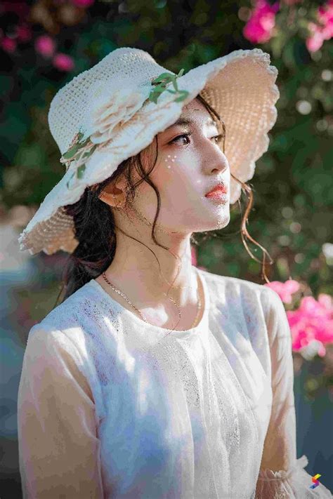 Define Girl Girl Meaning Girl Examples Girl Synonyms Girl Images