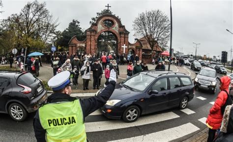 Wszystkich Świętych 2022 w Bydgoszczy Zmiana organizacji ruchu przy