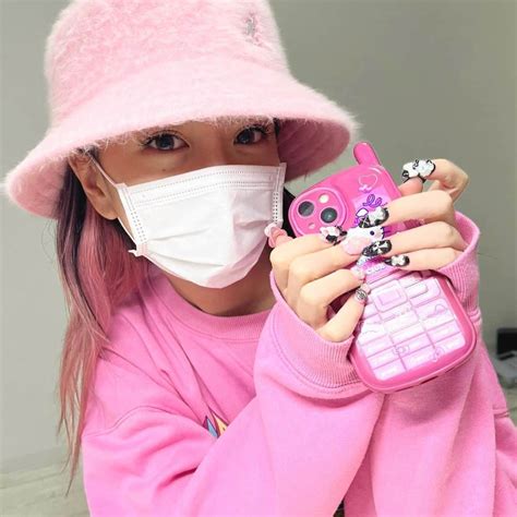 矯正ちゃんさんのインスタグラム写真 矯正ちゃんinstagram「天国地獄をイメージした今回のネイル💅💖きゃわ すっぴんやけど