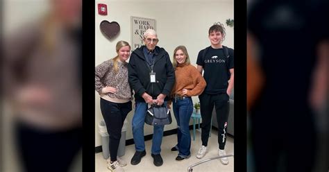 Students Raise 29k For 80 Year Old School Janitor To Retire