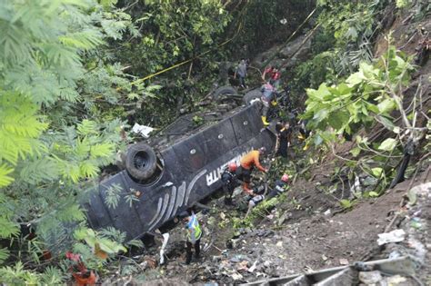 Tujuh Orang Meninggal Akibat Bus Wisata Masuk Jurang Di Magetan