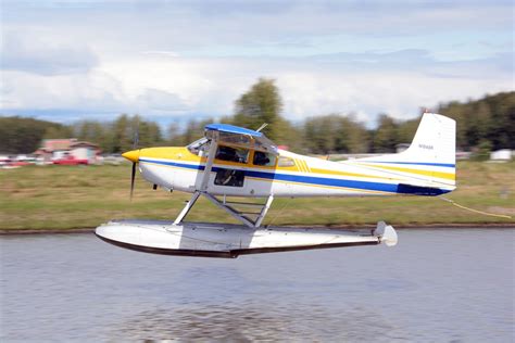 Lake Hood Seaplane Base – Alaska’s Floatplane Pinnacle - Photorecon.net