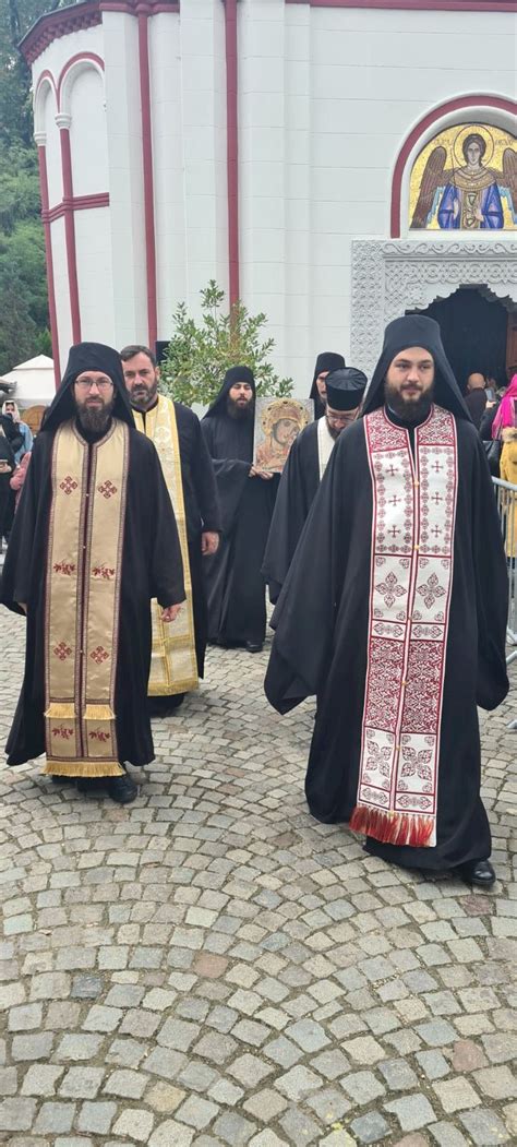 ПРАЗНИК ЧУДОТВОРНЕ ИКОНЕ ПРЕСВЕТЕ БОГОРОДИЦЕ У ТУМАНУ - Манастир Тумане ...