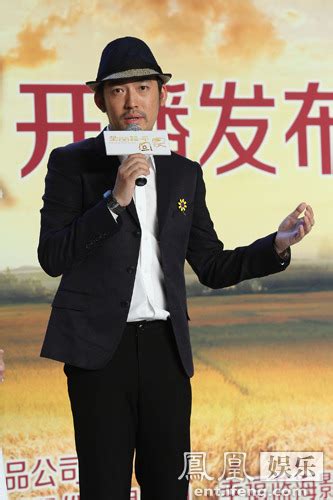 《坐88路车回家》将播 张博刘威葳演绎爆笑“姐弟恋”坐88路车回家 张博凤凰娱乐