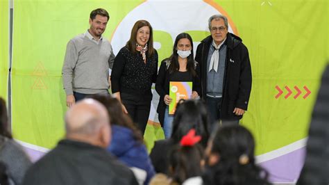 Mainqu Familias Avanzan Con La Escrituraci N De Sus Viviendas