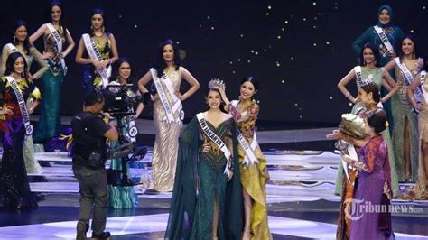 Frederika Alexis Cull Putri Indonesia 2019 Berusia 19 Tahun Wakil