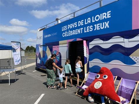 À Laval Le Passage Du Bus Régional Au Club 2024 Pour Célébrer Les Jeux Sport Pontivy