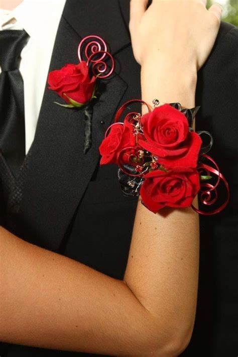 40 Insanely Stunning Matching Boutonniere And Wrist Flower Prom