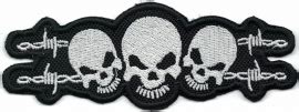 197 PATCH Three Skulls And Barbed Wire Patches Roxie Rebel