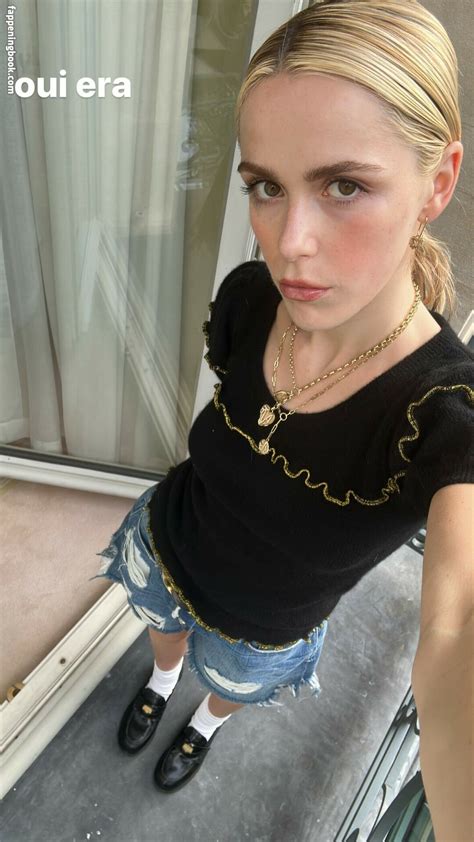 Kiernan Shipka Nude OnlyFans Leaks Fappening Page FappeningBook