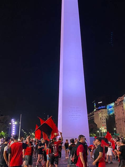 Los Hinchas De Newells Vivieron Una Fiesta En El Banderazo Previo Al