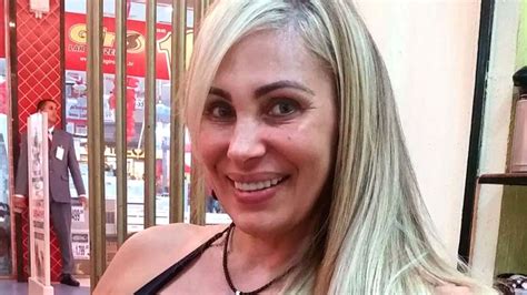 Cenapop Ângela Bismarchi diz que se arrepende de promover plásticas