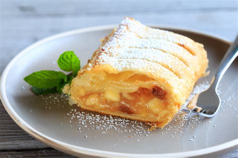 Aprenda a fazer uma original apfelstrudel a deliciosa torta de maçã