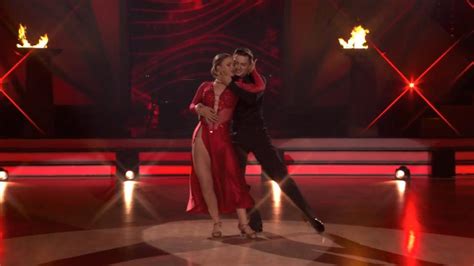 Total Hot Im Let S Dance Finale Julia Beautx Setzt Mit Ihrem Tango