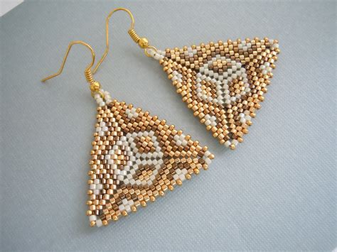 Peyote Beading Tutorial, Beading Tutorial, Triangle Peyote Pattern ...