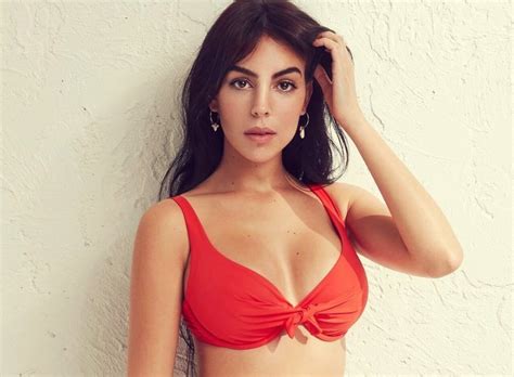 Georgina Rodríguez adelanta el verano con un sensual posado en bikini