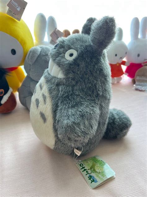 Totoro 龍貓 正版 毛公仔 26cm H X26cm W X20cm D 興趣及遊戲 玩具 And 遊戲類 Carousell