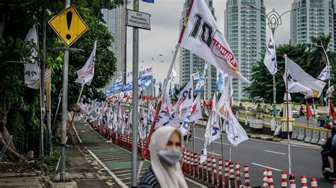 Sampah Visual Baliho Politik Jelang Pemilu