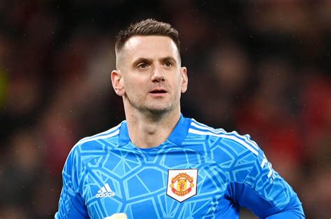 Tom Heaton signs new one-year Manchester United contract - The Athletic