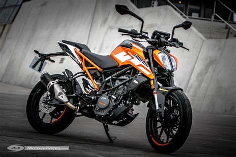 Essai Ktm Duke 125 2017 Euro 4 Ktm 125 Duke Duke Bike Black Background Images Black