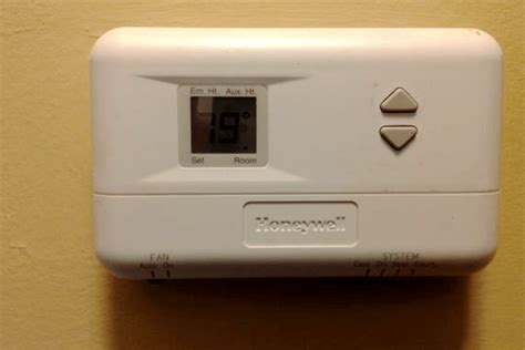 How To Remove Old Honeywell Thermostat From Wall Livingproofmag