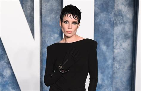 Halsey Is Suffering From Lupus And A Rare Lymphoproliferative Disorder