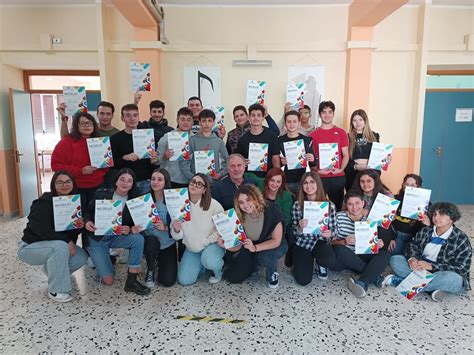 Cinquefrondi Alunni Del Liceo Musicale A Lezione Con Il Maestro