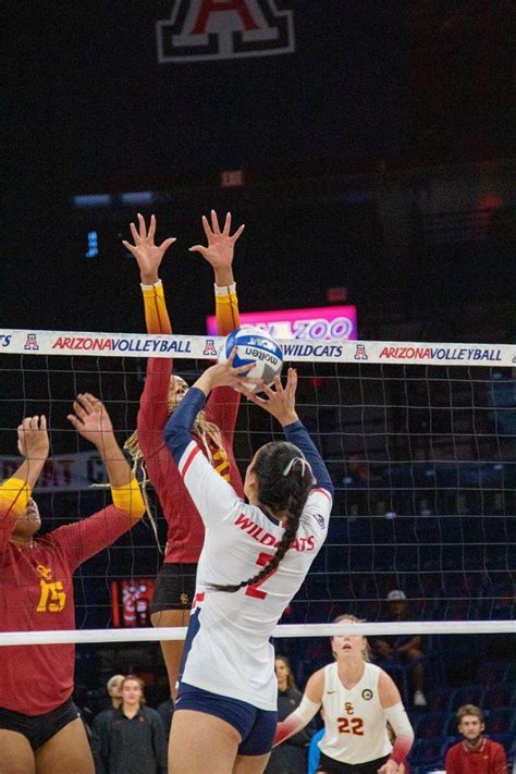 Arizona Volleyball Team Takes On The Usc The Daily Wildcat