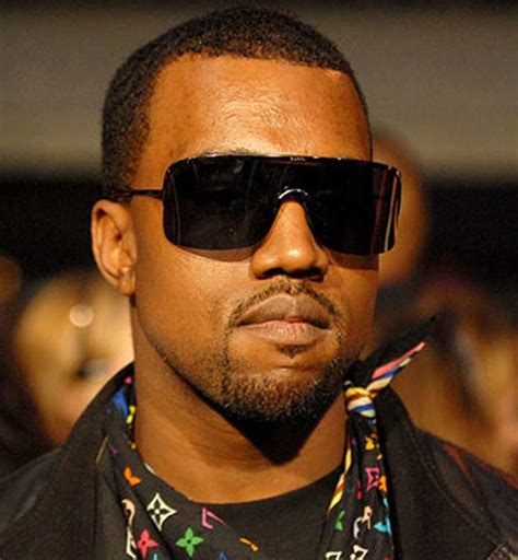 Biography Intertainment: Kanye West Biography