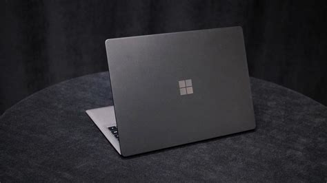 Microsoft Surface 2 Laptop Review - GadgetGang