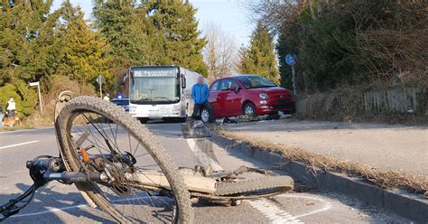 Radfahrer Von Auto Auf B Bei Gr Nkraut Erfasst