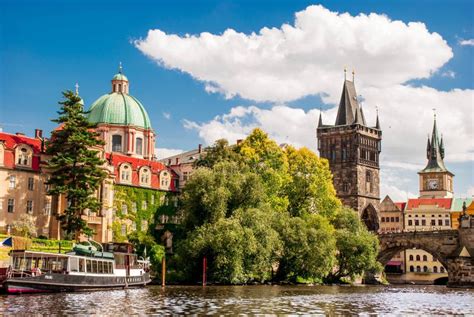 Prager Altstadt Ikonische Karlsbrücke über Den Fluss Moldau Und