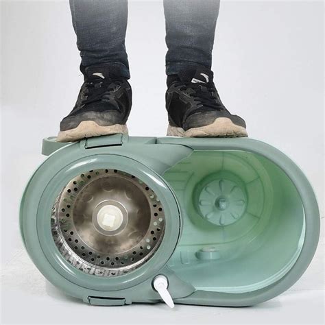 Set Mop Rotativ Cu Galeata Material Plastic Si Microfibra Rezistent