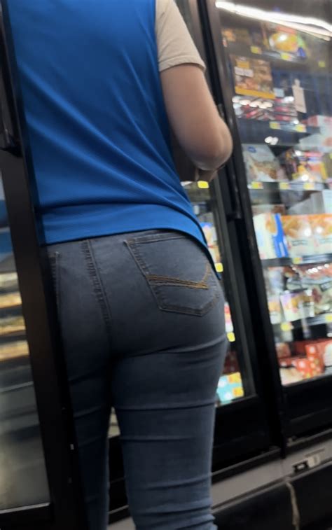 Bubble Ass Walmart Employee Tight Jeans Forum