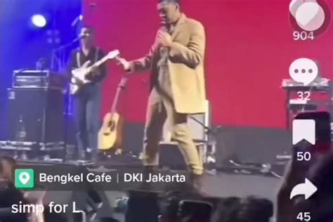 Netizen Jijik Lihat Video Viral Aksi Penyanyi Pamungkas Dinilai Tak