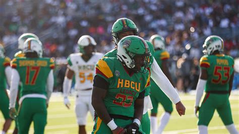 Team Gaither Defeats Team Robinson 10 6 In Third Annual Hbcu Legacy Bowl