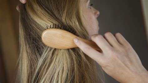 How To Clean A Hairbrush And Why Its Important