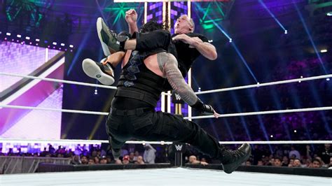 Super Showdown Roman Reigns Vs Shane Mcmahon Wwe Photo