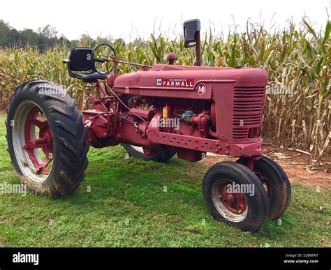 Mccormick Farmall Tractor Hi Res Stock Photography And Images Alamy