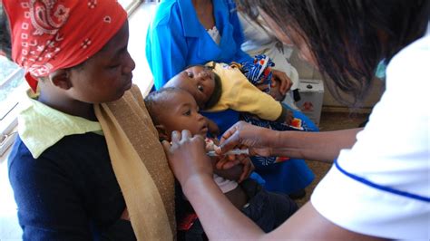 Bbc News In Pictures Pneumonia Vaccination In Nairobi