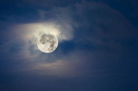 Can the full moon bring on labor? | health enews