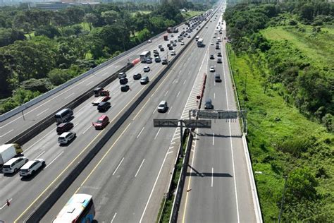 Foto Jadwal Penerapan Contraflow Di Tol Jakarta Cikampek Saat Libur