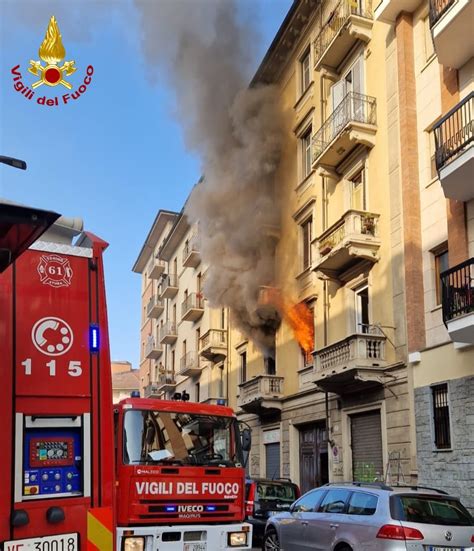 Incendio In Un Alloggio Al Secondo Piano Di Via Cigna Polizia E Vigili