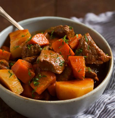 Healthy Slow Cooker Red Wine Beef Stew Primavera Kitchen