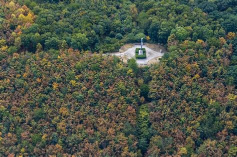 Luftaufnahme Menden Sauerland Geschichts Denkmal Galbusch Kreuz In