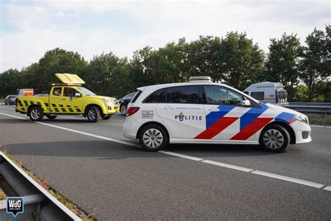 Auto Botst Twee Keer Tegen Een Vangrail Op A Bij Maarheeze