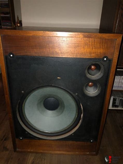 Cerwin Vega Classic Wood Enclosure W Speakers Photo