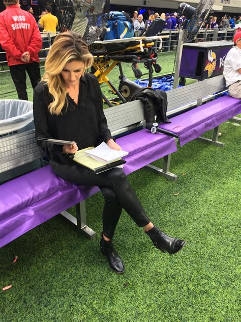 Erin Andrews Nfl Style Diary Get The Details On The Sideline Reporters Chic All Black Look